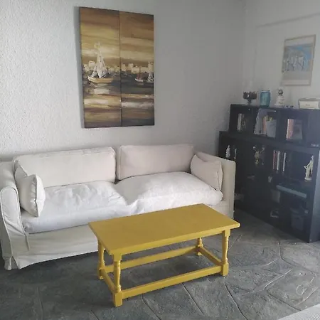 Rebekka's Elani *
