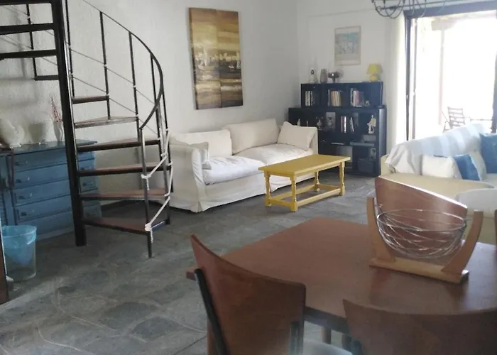 Vilă Rebekka's Elani Siviri