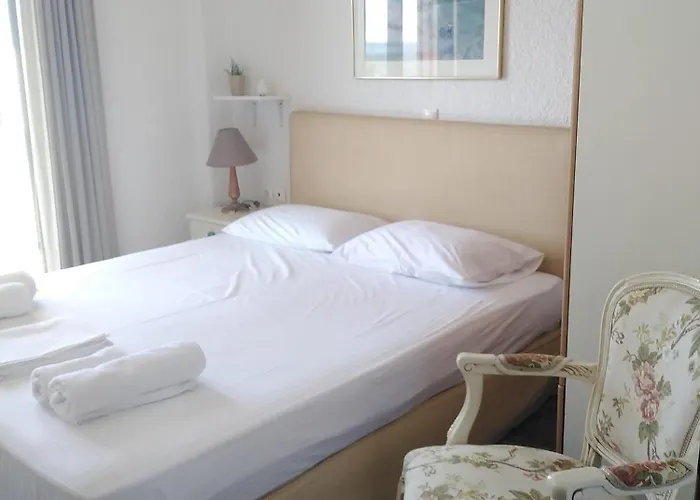 Rebekka's Elani Vilă Siviri